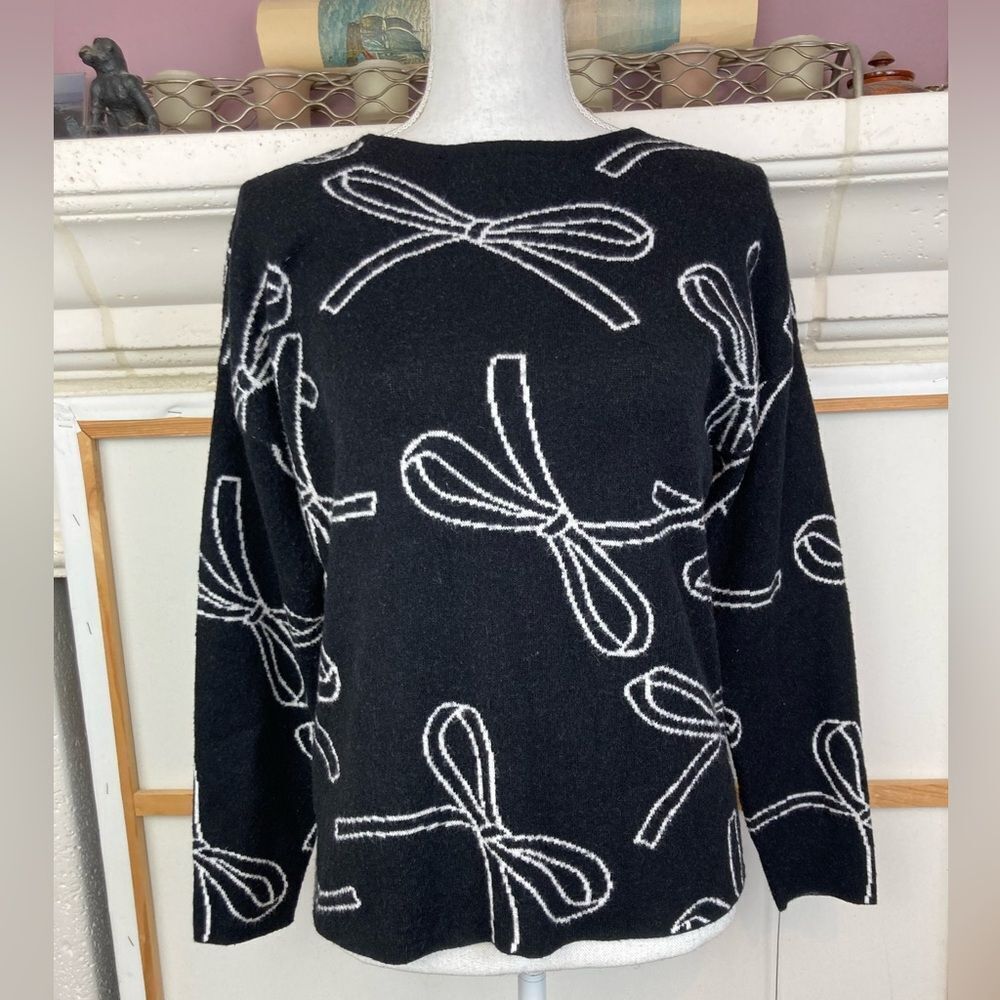 Sloan Rouge Chic Black Sweater w/White Bow Pattern runs big NWOT